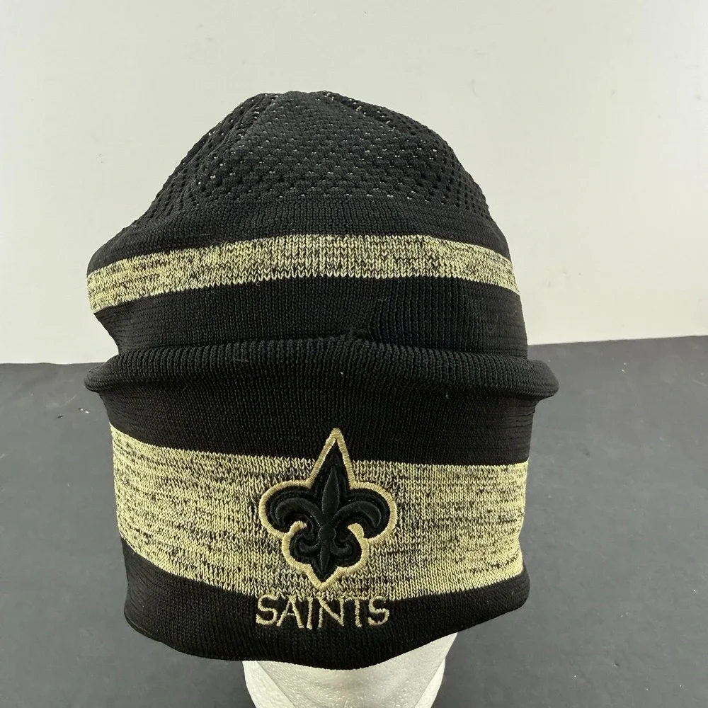 Men's New Era Black New Orleans Saints 2021 NFL Sideline Tech Cuffed Knit Hat